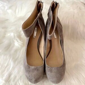 Ava Pumps